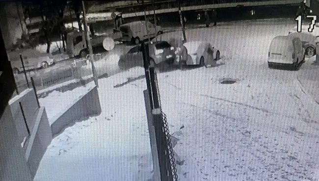 İstanbul’un karla imtihanı | Vatandaşlar buzlu yollarla mücadele etti! Küçük çocuk ölümden döndü - 5
