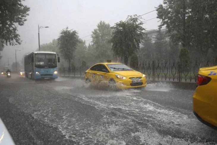 İstanbul yağmura teslim oldu!