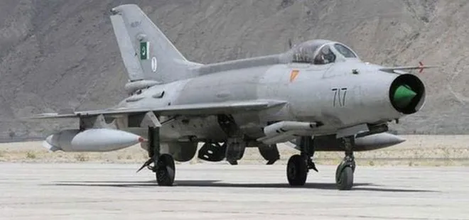 Pakistan’da korkunç olay! Hava Kuvvetlerine ait uçak eğitim sırasında düştü