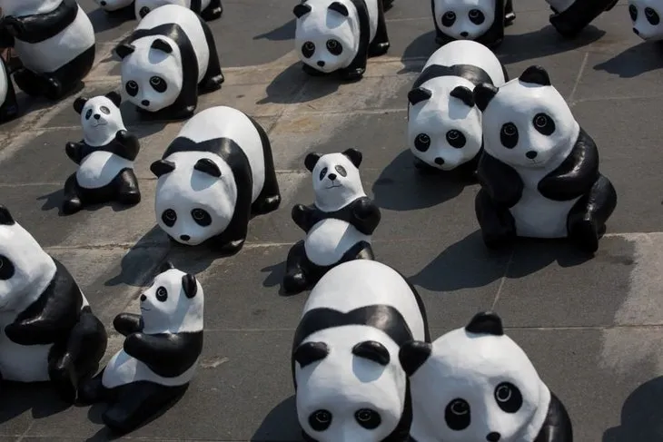 Fransız sanatçı Paulo Grangeon’un 1600 panda heykeli
