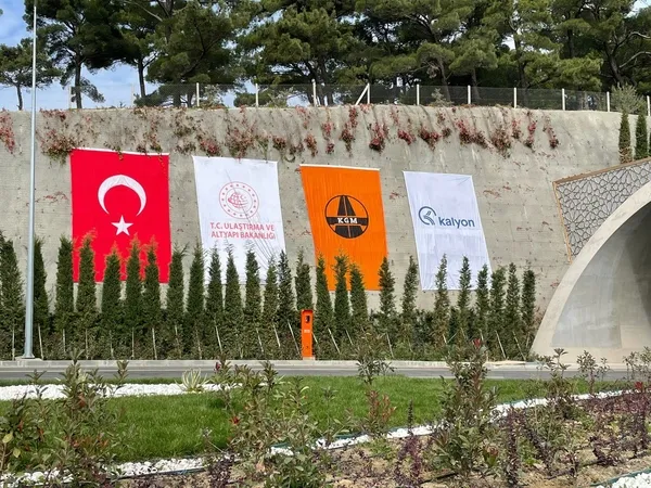 Son dakika: Dev proje hizmete giriyor: 50 dakikalık yol 5 dakikaya düşüyor! Başkan Erdoğan açılışını yaptı