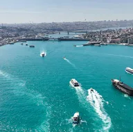 İstanbul Boğazı turkuaza büründü