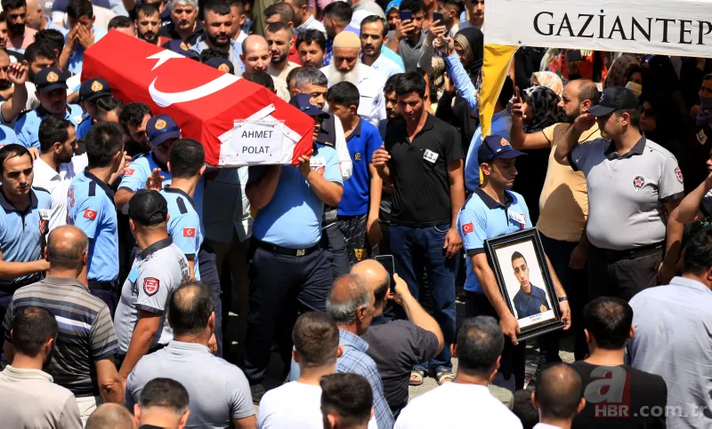 Gaziantep'teki kazada hayatını kaybedenlere veda! Gözyaşları içinde uğurlandılar 18