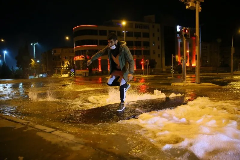 Izmir Buca Da Caddeler Gole Dondu
