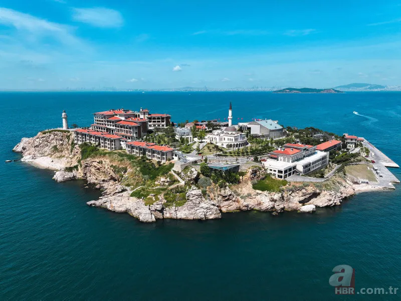 Adı "Yassı" namı "Yaslı" adaydı... Demokrasi ve Özgürlükler Adası olarak hafızalara ışık tutuyor 16