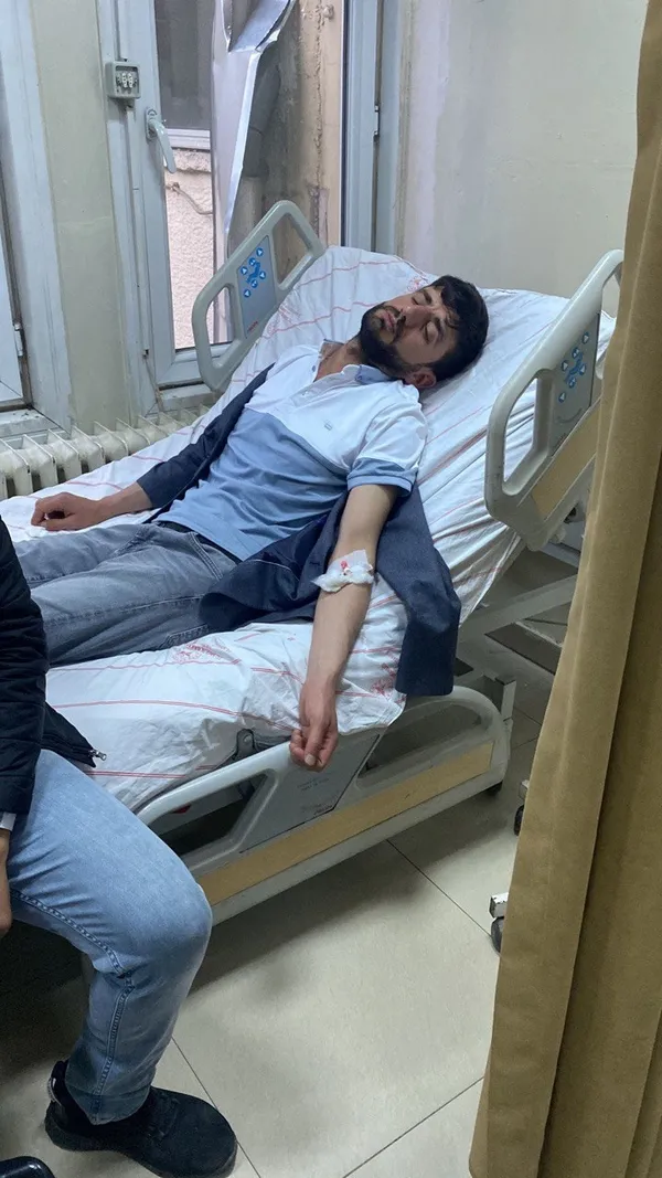 1683650159521.jpg Gaziantep'te CHP'li isimlerden AK Parti standına silahlı saldırı! 4 kişi yaralanarak hastaneye kaldırıldı - 4