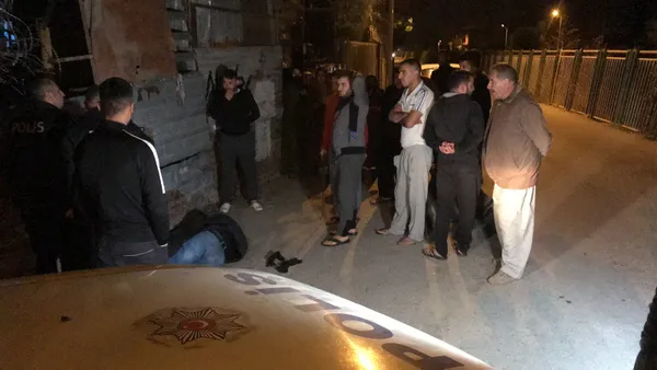 balkondan-dusen-hirsiz-ev-sahibini-sucladi-1637118337068.jpg Balkondan düşen hırsız ev sahibini suçladı! - 1