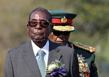 Zimbabve Devlet Başkanı Mugabe istifa etti