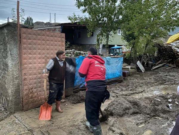 Sarıkamış sel sularına boğuldu! Çok sayıda ev zarar gördü - 5