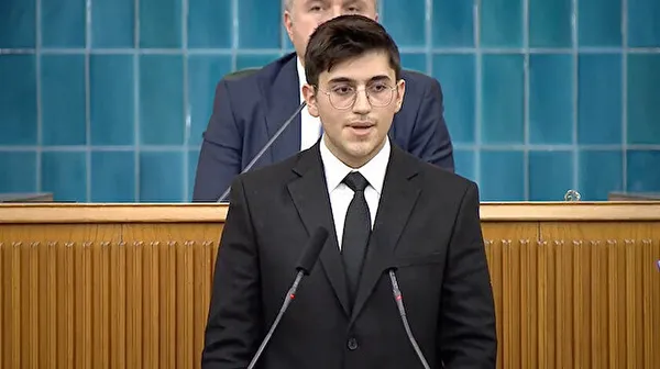 İYİ Parti tiyatrosu: Meral Akşener'e 'Geçinemiyorum' diyen Ece Hatipoğlu'nun yalanı deşifre oldu! Yurt dışında tatil fotoğrafları ortaya çıktı - 4