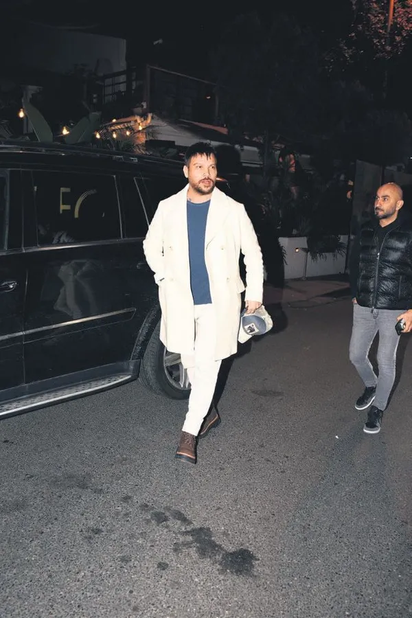 1672898108677.jpeg Aşk iddiaları sonrası Sinan Akçıl'dan Defne Samyeli açıklaması: "Defne'yi beğenmeyen yoktur" - 2