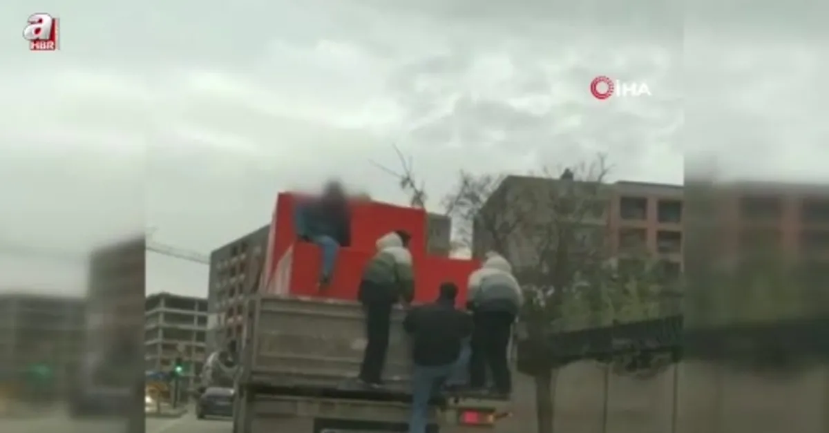 Gençlerin tehlikeli yolculuğu kamerada
