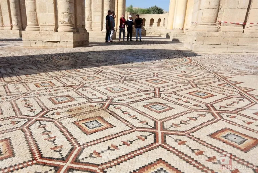 Dünyanın en büyük mozaik tablosu Filistin'de açıldı 9