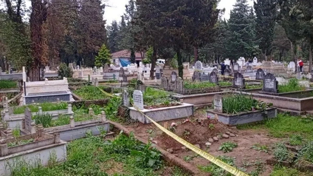 Mezarlık ziyaretinde kan aktı! İki aile birbirine girdi