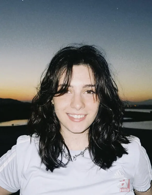 A.B.İ. dizisinde Melek’i oynuyor! Asude Kalebek hayatı ve rol aldığı yapımlar 5