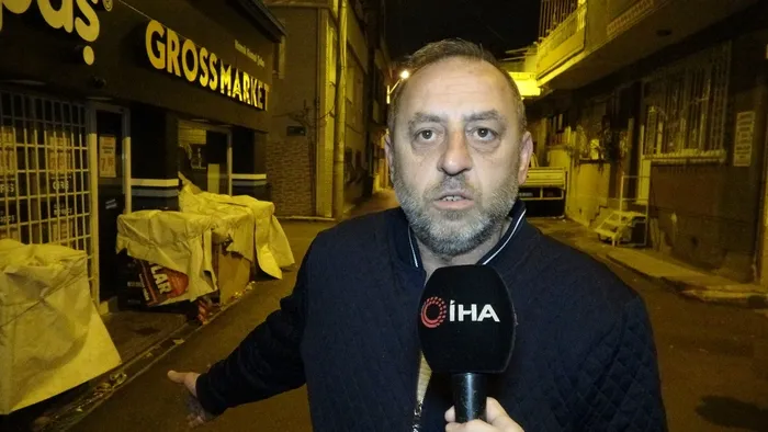 bursada-trafikte-dehsete-dusuren-anlar-satirla-saldirdigi-anlar-kamerada-1646640262277.jpg Bursa’da trafikte dehşete düşüren anlar! Satırla saldırdığı anlar kamerada - 5