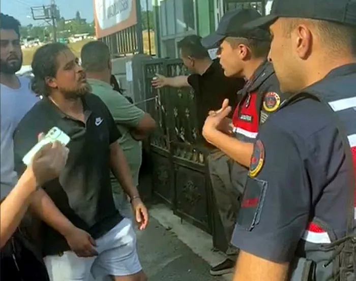 Kocaeli Valiliği'nden mezuniyet töreninde "uygunsuz kıyafet" açıklaması: İnceleme başlatıldı - 1
