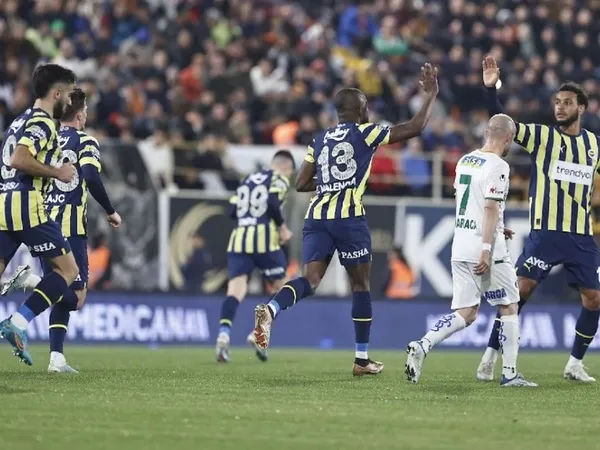 alanyaspor-fenerbahce-maci-canli-izle-24-eylul-2023-alanyaspor-fenerbahce-maci-hangi-kanalda-sifresiz-mi-nasil-1695574300471.jpeg ALANYASPOR FENERBAHÇE MAÇ SONUCU | 24 Eylül 2023 Alanyaspor - Fenerbahçe maçı kaç kaç bitti? - 3