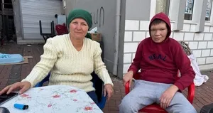 Oğlu için el emeği göz nuru ürünler satarak geçimini sağlıyor