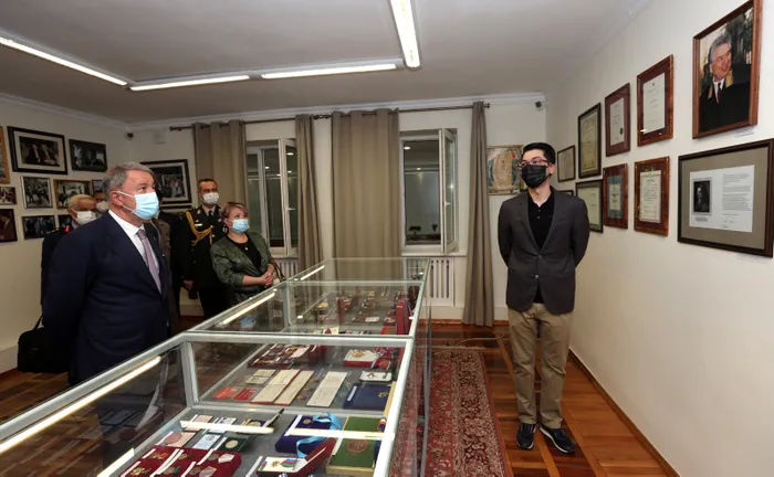 Milli Savunma Bakanı Hulusi Akar, Kırgızistan Cumhurbaşkanı Sadır Caparov ile görüştü