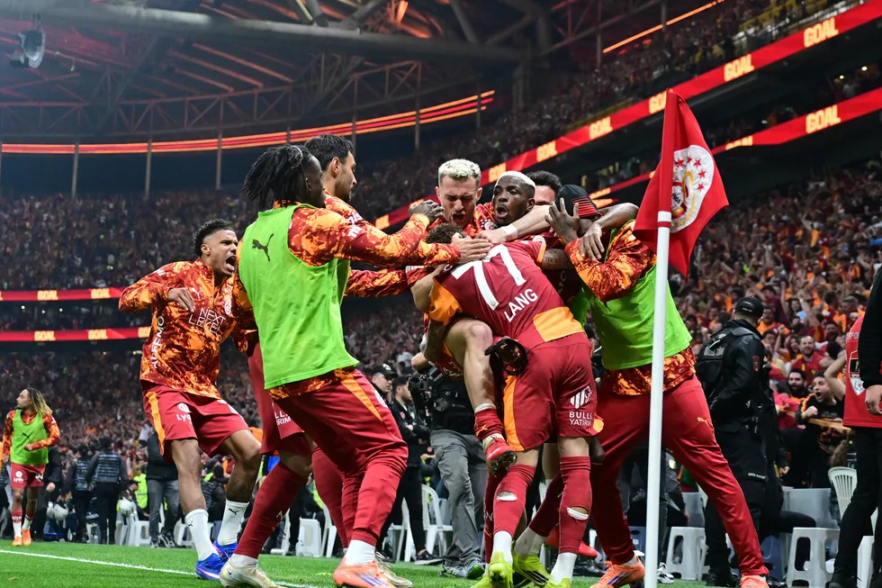 aslan-yeniden-zirvenin-tek-sahibi-iste-26-sampiyonlugun-hikayesi-1778364842966.jpg Aslan yeniden zirvenin tek sahibi! İşte 26. şampiyonluğun hikayesi - 1