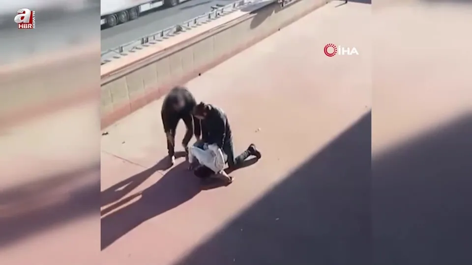 3 ilde aranan şahıs terasta yakalandı