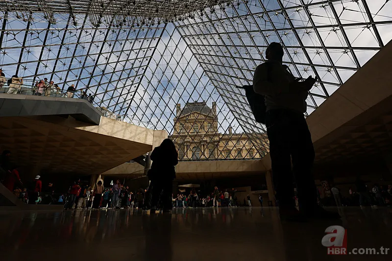 Fransa hala şokta: Louvre Müzesi soygununda tarihi itiraf! 7