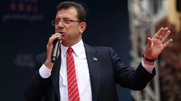 chpli-ibb-baskani-ekrem-imamoglundan-tepki-ceken-sms-ne-15-temmuz-dedi-ne-de-feto-1689415980450.jpeg CHP'li İBB Başkanı Ekrem İmamoğlu'ndan tepki çeken SMS! Ne 15 Temmuz dedi ne de FETÖ - 3