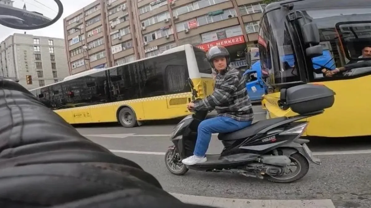 İstanbul'da gülümseten kaza! Kendisine çarpan bakın kim çıktı