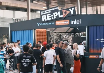 Excalibur’un gücü RE: PLAY turnuvasında oyuncularla buluştu