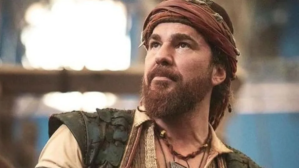 Barbaroslar’ın yıldızı Engin Altan Düzyatan’ın oğlu sosyal medyada gündem oldu!