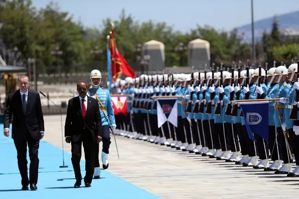 son-dakika-turkiye-somali-iliskilerinde-yeni-donem-baskan-erdogan-ile-cumhurbaskaniu-hasan-seyh-mahmud-bir-ara-1657108402406.jpg Son dakika: Türkiye Somali ilişkilerinde yeni dönem! Başkan Erdoğan ile Cumhurbaşkanı Hasan Şeyh Mahmud bir araya geldi - 1