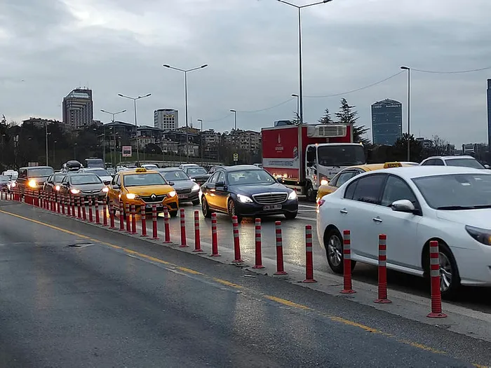 15 Temmuz Şehitler Köprüsü girişindeki kaza trafik yoğunluğu oluşturdu - 4
