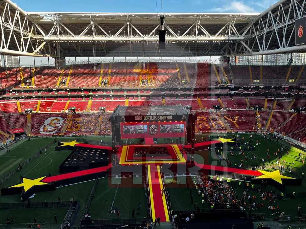 CANLI | Galatasaray’da şampiyonluk gecesi: Rams Park’ta tarihi kutlama - 1