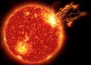 Güneşte şiddetli patlama: Dünyaya doğru ilerliyor  | NASA’dan acil uyarı! İnternet, elektrik ve televizyon yayınları kesilebilir…