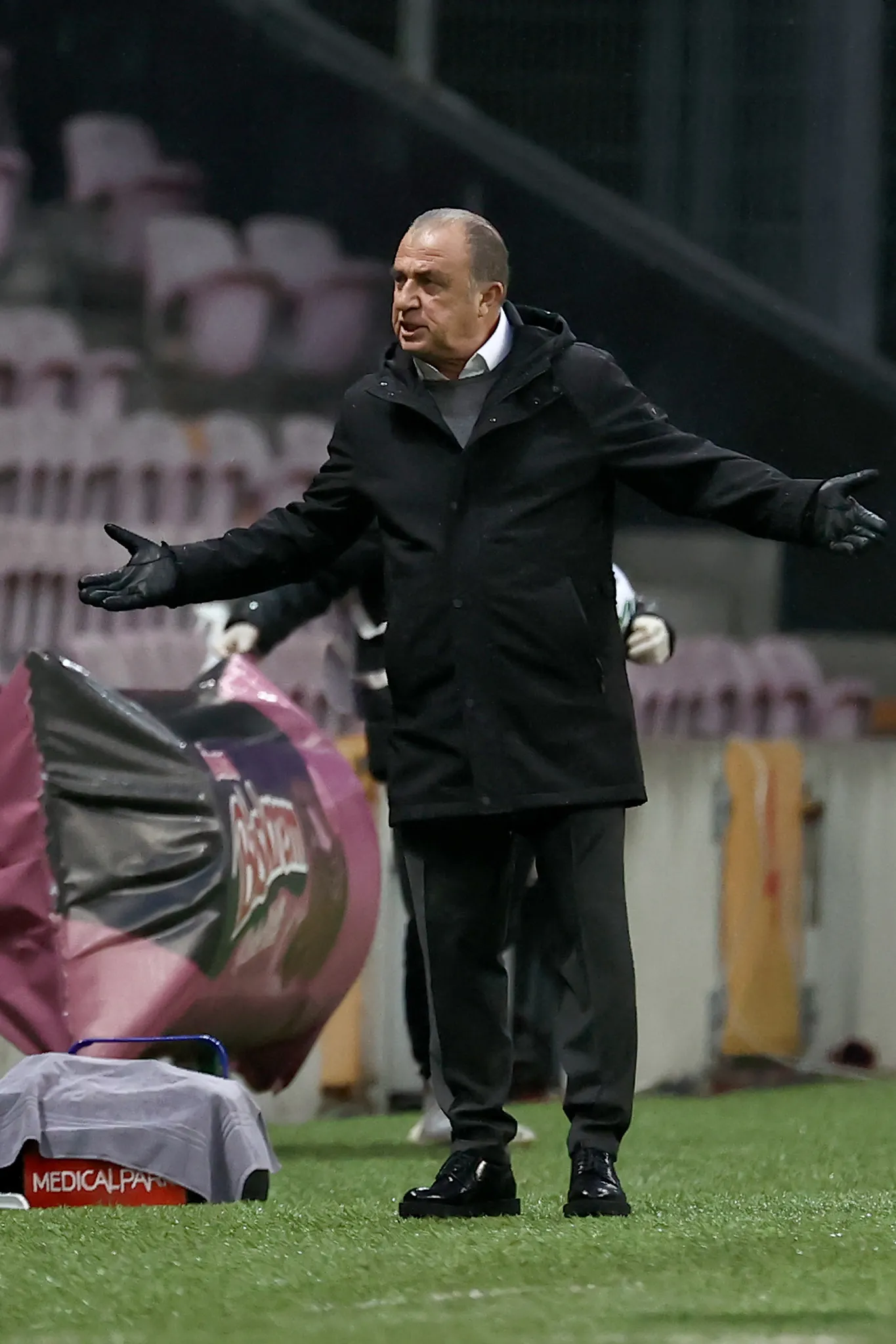 Galatasaray Teknik Direktörü Fatih Terim'den Çaykur Rizespor maçı sonrası MHK'ya eleştiri: "Hep bizde deniyorlar böyle ilkleri"