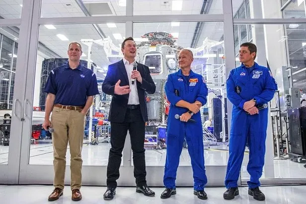 Elon Musk’ın "Bence Tesla'nın hisse senedi fiyatı çok yüksek" paylaşımı şirket değerini 14 milyar dolar düşürdü - 1