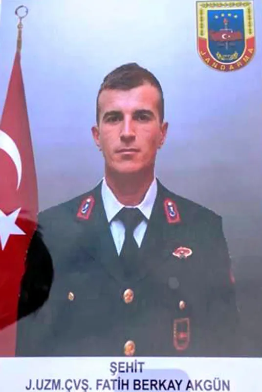 Son dakika: İçişleri Bakanlığı acı haberi duyurdu: Eren Abluka-5 Operasyonu'nda kayadan düşen asker şehit oldu - 1
