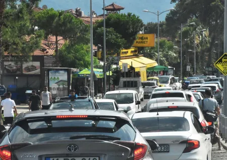 Muğla'nın turistik ilçelerinde bayram trafiği yoğunluğu yaşanıyor