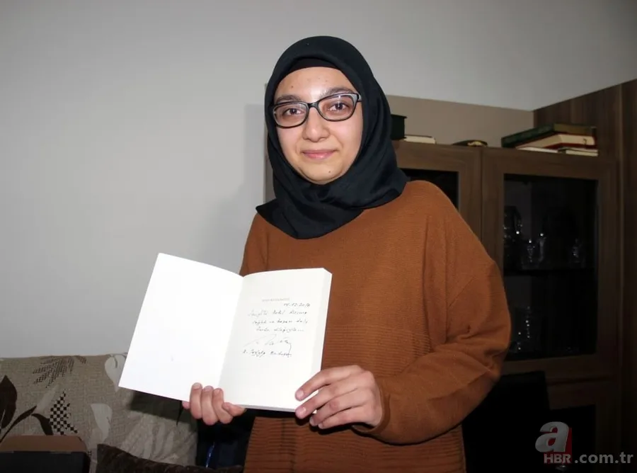 Cumhurbaşkanı Erdoğan pankart açan genç kızın evini ziyaret etti 8