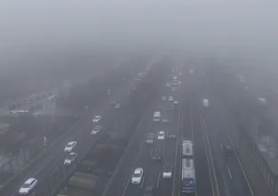 İstanbul güne sis ile uyandı
