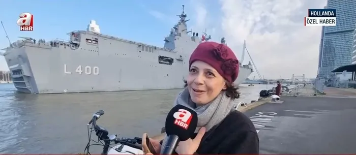 mavi-vatanin-gucu-avrupada-tb3ler-hollandada-sergilendi-gurbetci-vatandaslardan-yogun-ilgi-1772217771740.jpg Mavi Vatan’ın gücü Avrupa’da: TB3’ler Hollanda’da sergilendi! Gurbetçi vatandaşlardan yoğun ilgi - 5