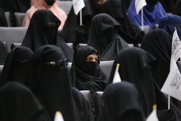 Taliban’dan flaş ’karma eğitim’ kararı!