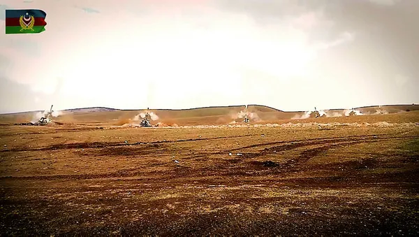 Azerbaycan Cumhurbaşkanı İlham Aliyev mesajını askeri elbise ile verdi: Hiçbir güç irademizi etkileyemez