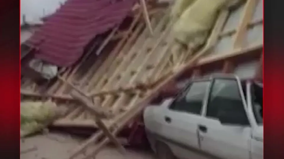 FIRTINA YIKTI GEÇTİ