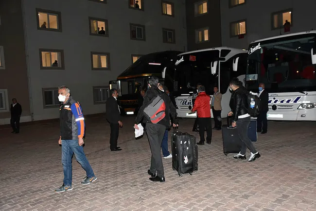 Adıyaman'da karantina süresi dolan 655 kişi, evlerine gönderildi - 2