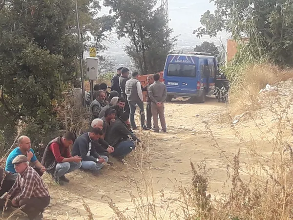İzmir'de aynı aileden 4 kişi silahla vurularak öldürülmüş halde bulundu - 1