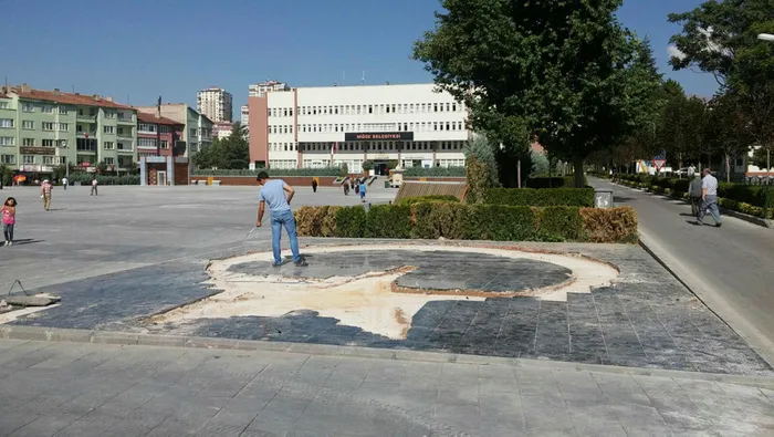 Ömer Halisdemir'in heykeli değiştiriliyor - 1