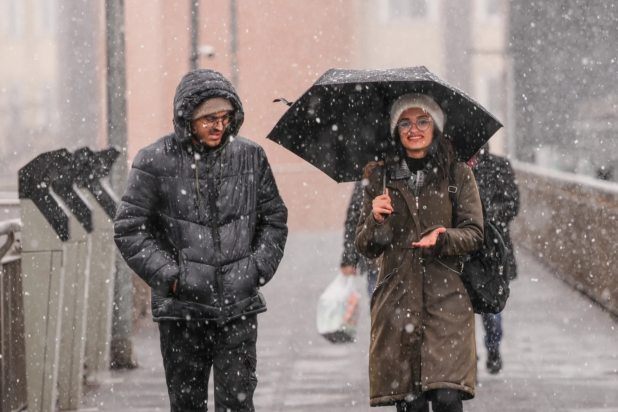 Karadeniz sistemi bereket getirdi! Meteoroloji'den 5 kente sarı kod: Çığ, sağanak, kar, sis...