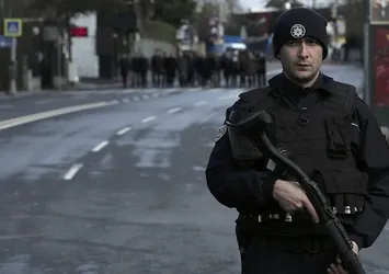Kuruçeşme'deki şüpheli polisi alarma geçirdi